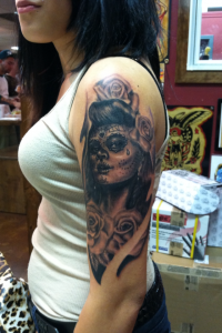 girly_feminine_sexy_custom_realistic_black_and_grey_day_of_the_dead_dia_de_los_muertos_girl_head_with_roses_half_sleeve_david_meek_tucson_arizona