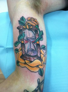 custom_cool_tough_traditional_illustrative_hourglass_yellow_rose_inner_arm_tattoo_david_meek_tattoos_true_til_death_tattoo_company_ashtabula_ohio_tattoo_shops