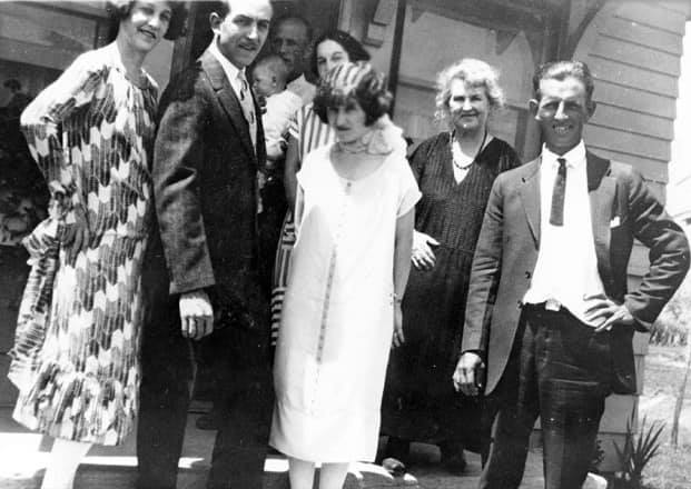 Walt disney and Lillian bounds are married on July 13th 1925